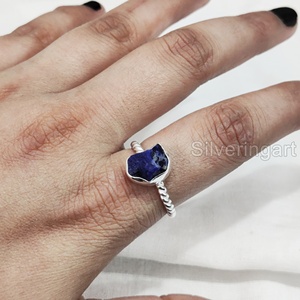 Bague pour femme en pierre brute, Lapis Lazuli naturel, avec fil torsadé, en argent sterling 925, pour mariage et Noël - Product Image 4