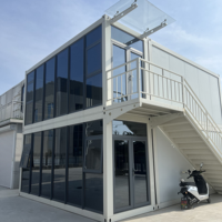 Conteneur préfabriqué de haute qualité, design moderne, porte en acier respirante, fenêtres coulissantes en alliage d'aluminium, maison extensible et détachable