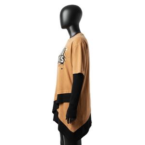 Camiseta Oversize de Doble Capa de Algodón Jersey GSM para Mujer, Color Camel y Negro, con Logotipo Estampado en Serigrafía - Product Image 3