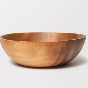 Bol de service en bois fait à la main pour centre de table de cuisine de ferme rustique avec présentation d'aliments naturels - Product Image 3