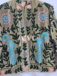 Abrigo Bohemio de Terciopelo Bordado con Cuello Mandarín, Manga Tres Cuartos, Diseño Floral Hecho a Mano, Talla Grande, Ropa Exterior para Mujer, Otoño - Product Image 5