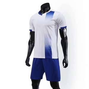Ropa de fútbol para hombre de alta calidad Jersey uniforme Nuevo último diseño Kit sublimado de secado rápido Precio al por mayor - Product Image 1