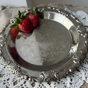 Plateau de service en aluminium et acier fait à la main avec artisanat antique adapté aux événements spirituels, aux dîners de famille et aux rassemblements culturels - Product Image 1