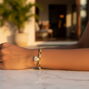 Pulsera de Corazón con Baño de Oro y Circonita Cúbica para Mujer - Product Image 2