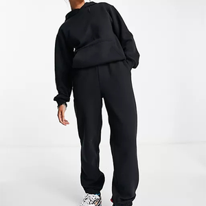 2025 mujeres invierno 100% poliéster dos piezas Jogger chándal Conjunto personalizado de gran tamaño en blanco chándal para mujer - Product Image 1