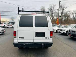 Fourgon Ford E-Series E-250 2024, manuel, turbo diesel, sièges en cuir, intérieur foncé, conduite à gauche - Product Image 5