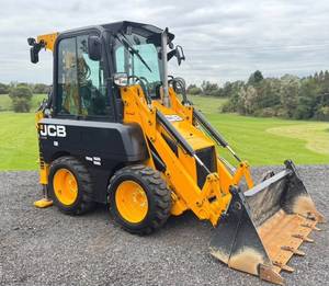 รถตักล้อยาง JCB 1CX มือสอง พร้อมบุ้งกี๋หน้าและแขนขุดไฮดรอลิก เครื่องยนต์ Perkins สำหรับงานก่อสร้างในฟาร์ม - Product Image 6