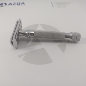 Rasoir de sécurité en chrome de qualité barbier pour un rasage précis et confortable - Product Image 2