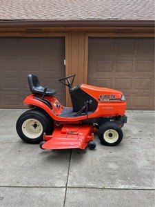 สำหรับเครื่องตัดหญ้าแบบรถแทรกเตอร์ รุ่น B1181 เครื่องยนต์ 2 จังหวะ รุ่นอุตสาหกรรม 125 ซีซี ความจุถังเก็บหญ้า 150 ลิตร แบบตัดหญ้าด้วยใบมีดหมุน  แบบปล่อยหญ้าด้านหลัง - Product Image 6