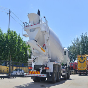 Camión hormigonera móvil de autocarga de 12 metros cúbicos, motor, caja de cambios, alta eficiencia operativa, 2 años de garantía, Francia - Product Image 6