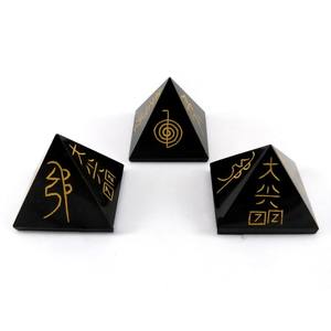 Hermosa Pirámide de Reiki de cuarzo cristalino, energía pulida, curación, meditación, crecimiento espiritual, artesanía, venta al por mayor, artesanía de Chakra - Product Image 3