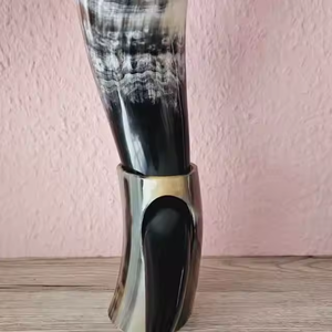 Corne à boire médiévale Viking faite à la main véritable corne de buffle naturelle avec verre véritable à bord en laiton - Product Image 2