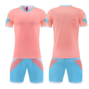 Uniforme de fútbol ligero Ropa deportiva cómoda para hombres Uniforme de fútbol con logotipo personalizado para todos los equipos - Product Image 1