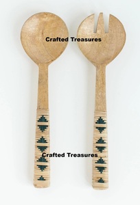 Nouvel arrivage de couverts en rotin à manche tissé ensemble de 5 couverts en acier inoxydable de qualité supérieure style vintage fourchette, couteau et cuillère - Product Image 3