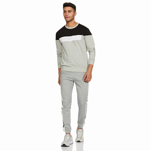 Sudadera para hombre diseñada con una sensación suave y una superficie duradera que ayuda a mantener el calor durante diversas tareas al aire libre en climas fríos. - Product Image 6