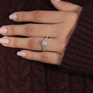 Anillo de diamante natural de corte princesa de lujo de la mejor calidad, nupcial clásico para mujer, chapado en oro de 14 quilates, certificado IGI - Product Image 3