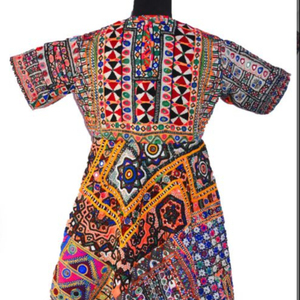 Veste Boho Banjara pour femme avec patchwork vintage perlé pailleté écologique et bouton décoré - Product Image 1