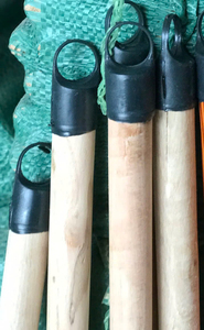 POIGNÉE DE BALAI BROOMSTICK FABRICANT EN BOIS NATUREL/PVC BÂTON DE VADROUILLE ENDUIT EN BOIS NOIR CAP DU VIETNAM + 84855014447 - Product Image 4