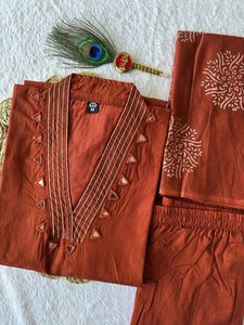 Conjunto de Kurta/Kurti de Verano de la Mejor Calidad, Estilo Informal para Uso Diario, Cuello en V, Estampado Floral Elegante, Corte Recto, para Mujer - Product Image 3