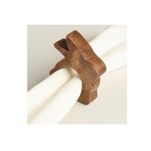 Anneaux de serviette en bois de luxe conçus pour les arrangements de table raffinés, les dîners, les célébrations, les mariages, les hôtels et les maisons - Product Image 6