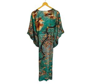 Robe de bain en soie douce de couleur bleue, robe de chambre multicolore, vêtements de nuit, sari en soie recyclée vintage indien, kimono au design élégant - Product Image 2