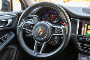 PRÊT À CONDUIRE - VÉHICULE D'OCCASION À VOLANT À GAUCHE |   Conduite à droite |   13 000 MILES PORSCHE MACAN GTS 2021 - Product Image 4