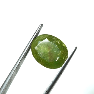 Pierre précieuse en vrac de forme ovale à facettes en Titanite verte naturelle - Product Image 4
