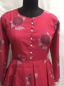 Ensemble Sharara en coton pur et soie indien pakistanais, magnifique et élégant, ensemble Sharara ethnique lourd, ensemble de vêtements décontractés pour les fêtes et les mariages pour femmes - Product Image 3