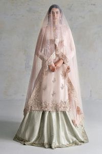 NOUVEAU-SUPERBE-BRODERIE SUR ROBE KURTA, LEHENGA & DUPATTA AVEC DABKA EMBELLISÉE, PERLES, TRAVAIL DE PIERRE pour FÊTE/MARIAGE = 2024 - Product Image 2
