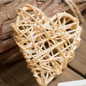 Bolas de mimbre de ratán ecológicas hechas a mano, adornos para árboles de Navidad con tamaños personalizados para decoración al aire libre e interior - Product Image 4