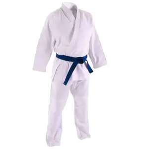Uniforme d'entraînement kyokushin en coton polyester Offre Spéciale uniforme de karaté gi respirant confortable