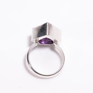 แหวนคลาสสิกสีเงินสเตอริง925อัญมณีสีม่วงอเมทิสต์เครื่องประดับตัดแฟนซีสำหรับงานแต่งงานงานหมั้น - Product Image 2
