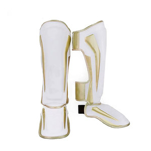 Espinilleras Deportivas de Cuero, Ligeras, Protección Profesional, Ajuste Cómodo y Ajustable, Perfectas para Entrenamientos y Partidos de Fútbol - Product Image 1