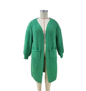 Cárdigan Largo Verde a Cuadros de Invierno con Bolsillo, Manga Regular, Suéter Holgado de Punto, Marca Privada OEM - Product Image 3