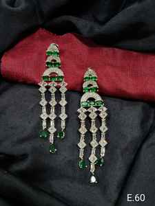 CONJUNTO DE PENDIENTES ESTILO CLÁSICO DE DIAMANTE AMERICANO PARA BODAS CONJUNTO DE PENDIENTES ESTILO CLÁSICO DE MODA PARA MUJER Y NIÑA - Product Image 3