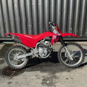 Disponibles Ahora: Motocicletas Nuevas CRF250F 2025 en Stock - Product Image 2