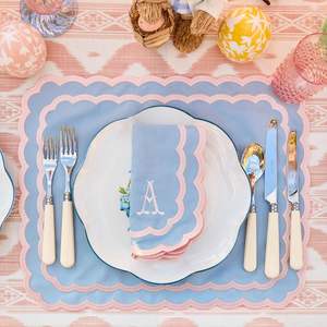 Manteles individuales de lino bordados hechos a mano por artesanos que garantizan un estilo duradero y encanto para cada mesa de comedor - Product Image 6