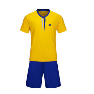 Uniforme de football sur mesure de haute qualité, à séchage rapide et respirant, en vente en ligne - Product Image 1