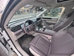 SUV 2023 C 1 1 AWD con Doble Motor, Batería de Litio R18, Asientos de Cuero, 6 Plazas, Techo Panorámico, Cámara Trasera - Product Image 5