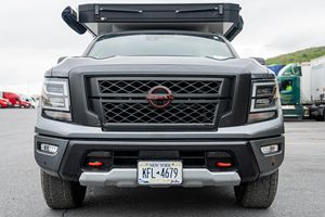 Voiture d'occasion fiable 2023 Niss-an Ti-tan Endurance Pro-4X 4x4 - Product Image 1