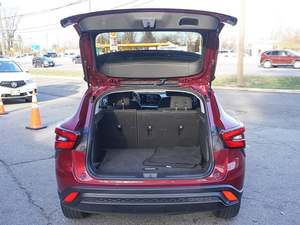 Chevrolet Trax LS 2024 Rojo Metálico Limpio, Usado, Volante a la Izquierda, Techo Solar, Arranque Remoto, Asientos de Cuero, Transmisión Automática, Ruedas de Aleación - Product Image 3