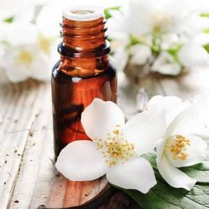 Huile essentielle de chèvrefeuille de qualité thérapeutique en gros avec un bon prix Huile essentielle de chèvrefeuille 100% pure - Product Image 4