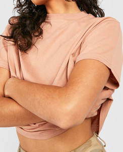 T-shirt court décontracté pour femme, coupe ajustée, avec fermeture éclair et broderie lettre, manches courtes, style streetwear élégant et sexy, nouvelle collection été, personnalisable OEM - Product Image 1