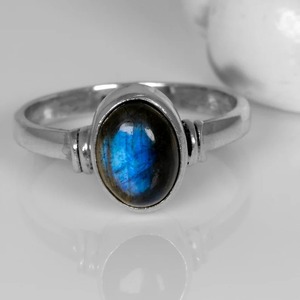 Anillo Bohemio de Plata de Ley 925 con Labradorita, Hecho a Mano, Estilo Vintage, Minimalista, con Perla de Agua Dulce en Bisel, Regalo - Product Image 1