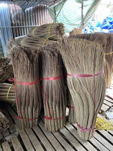 Escobas de coco más vendidas hechas de palo de escoba de coco Escobas ecológicas naturales Buen precio - Product Image 2