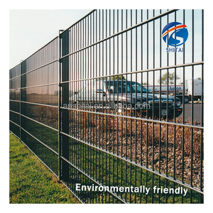 Panneau de clôture à double tapis de <span class=keywords><strong>route</strong></span> enduit de poudre clôture <span class=keywords><strong>en</strong></span> treillis métallique à double <span class=keywords><strong>barre</strong></span> double fil horizontal 6/5/6 8/6/8 clôture à vendre - Product Image 1