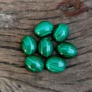 Malachite verte naturelle, cabochon ovale, lisse et poli, 5x7 mm à 10x14 mm, pierre précieuse non montée, idéale pour la fabrication de bijoux - Product Image 5