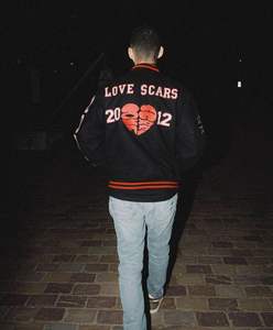 2025 patchs de broderie personnalisés col montant veste universitaire pour hommes unisexe laine coupe ajustée écologique respirant coupe-vent avant - Product Image 3