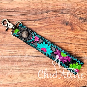 Date Western main usiné en cuir Concho Floral bracelet lanière porte-clés personnalisé en cuir de vachette clé Clip Cowgirl cadeaux - Product Image 1