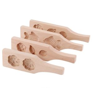 แม่พิมพ์ขนมไหว้พระจันทร์ไม้แบบดั้งเดิมสำหรับเทศกาลไหว้พระจันทร์  แบบกดลายดอกไม้ ผลิตในเวียดนาม - Product Image 1